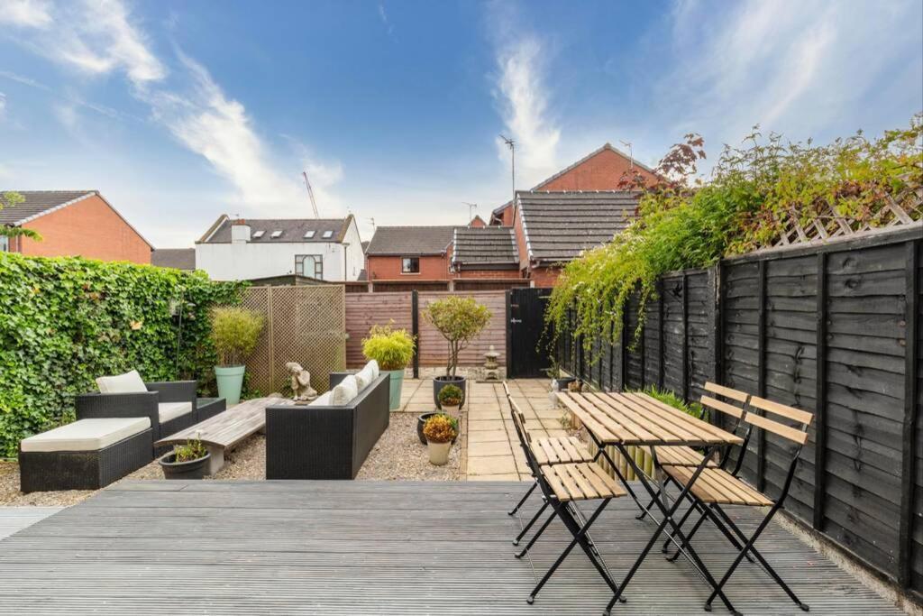 ليثام سانت أنيه A Cheerful Three Bedroom House In Leafy Lytham المظهر الخارجي الصورة